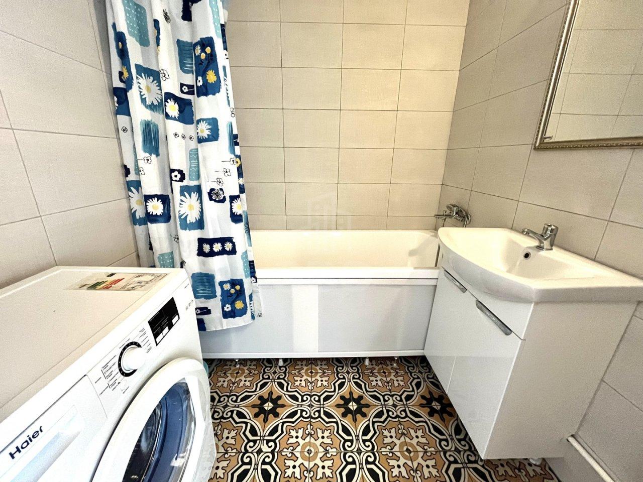 двухкомнатная квартира в Санкт-Петербурге по адресу: Парашютная ул., 61, к 4, строение 1