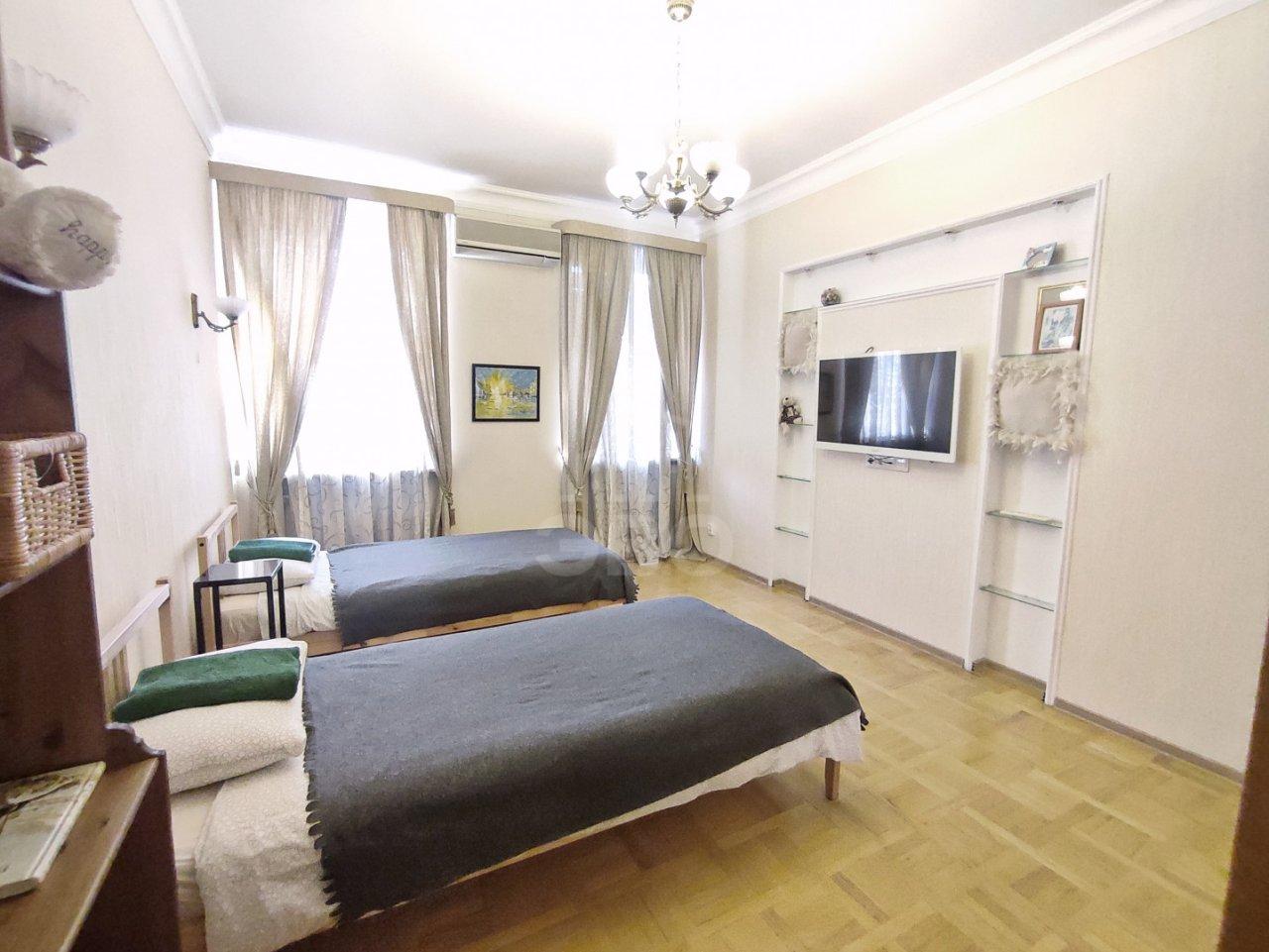 трехкомнатная квартира в Санкт-Петербурге по адресу: Пушкинская ул., 3