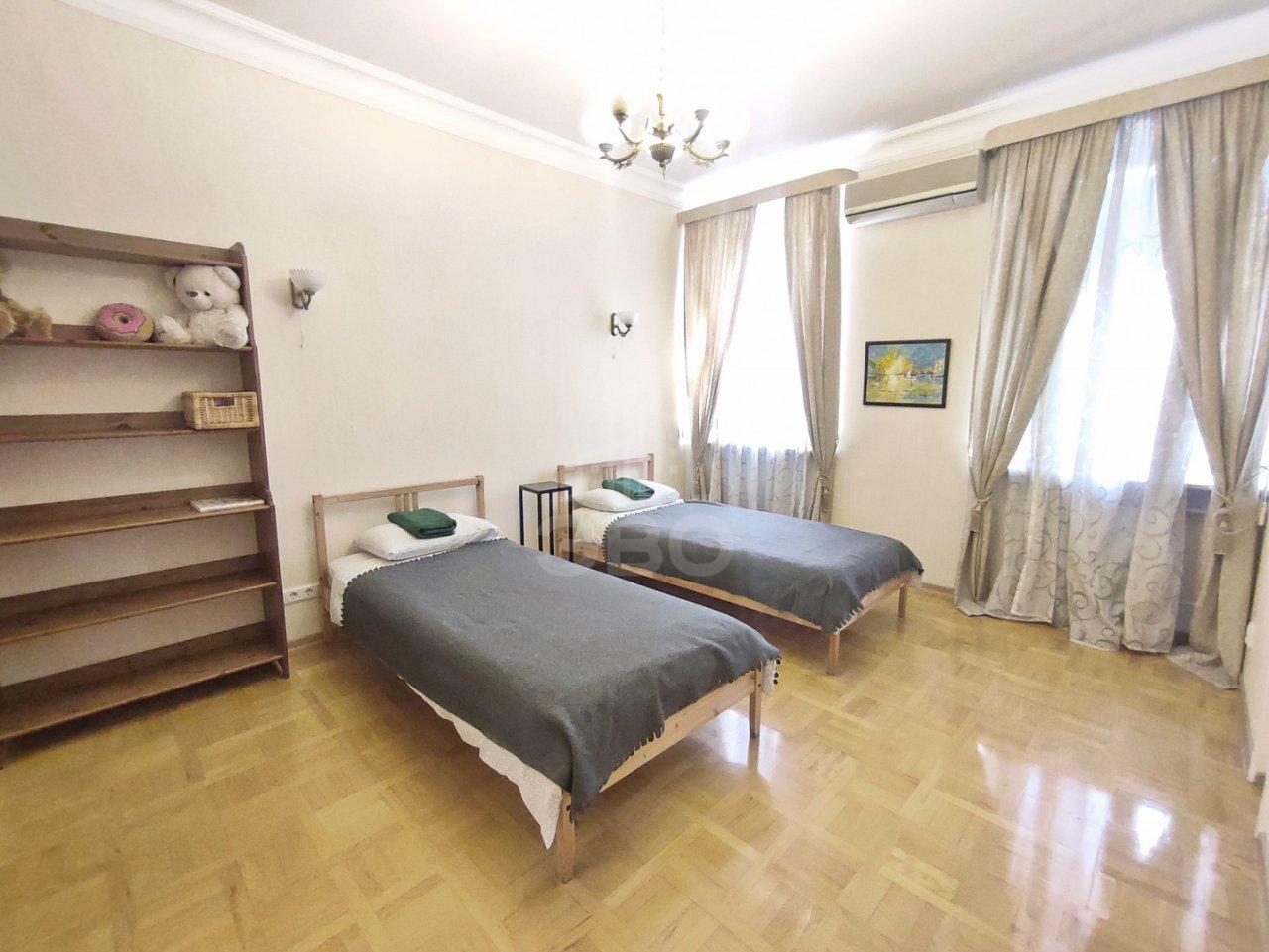 трехкомнатная квартира в Санкт-Петербурге по адресу: Пушкинская ул., 3