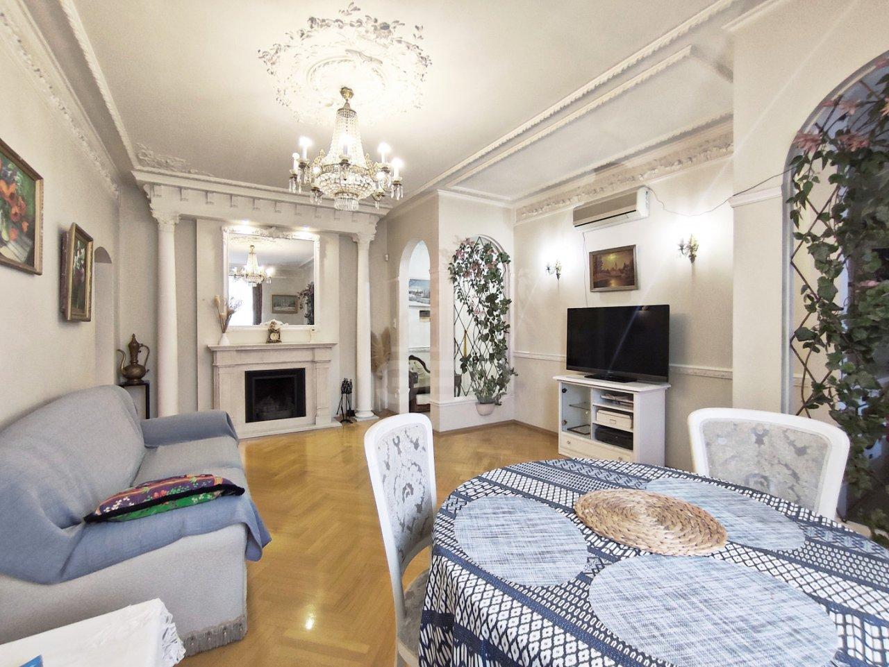 трехкомнатная квартира в Санкт-Петербурге по адресу: Пушкинская ул., 3