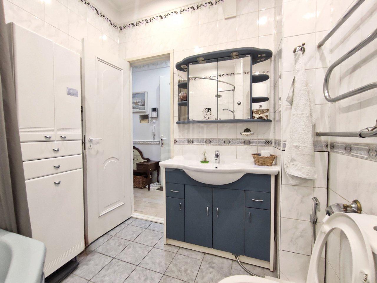 трехкомнатная квартира в Санкт-Петербурге по адресу: Пушкинская ул., 3