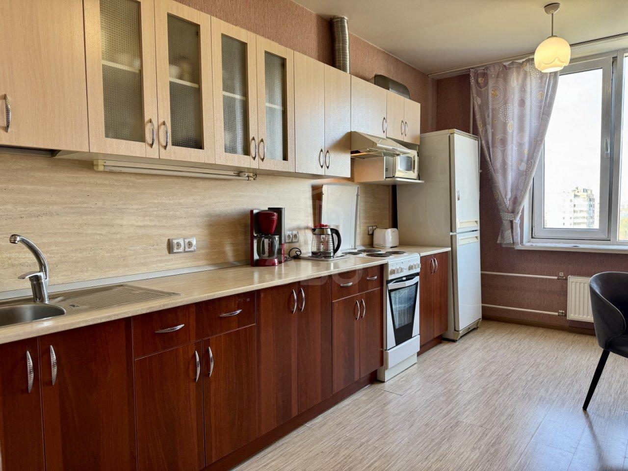 двухкомнатная квартира в Санкт-Петербурге по адресу: Революции ш., 18, к 2