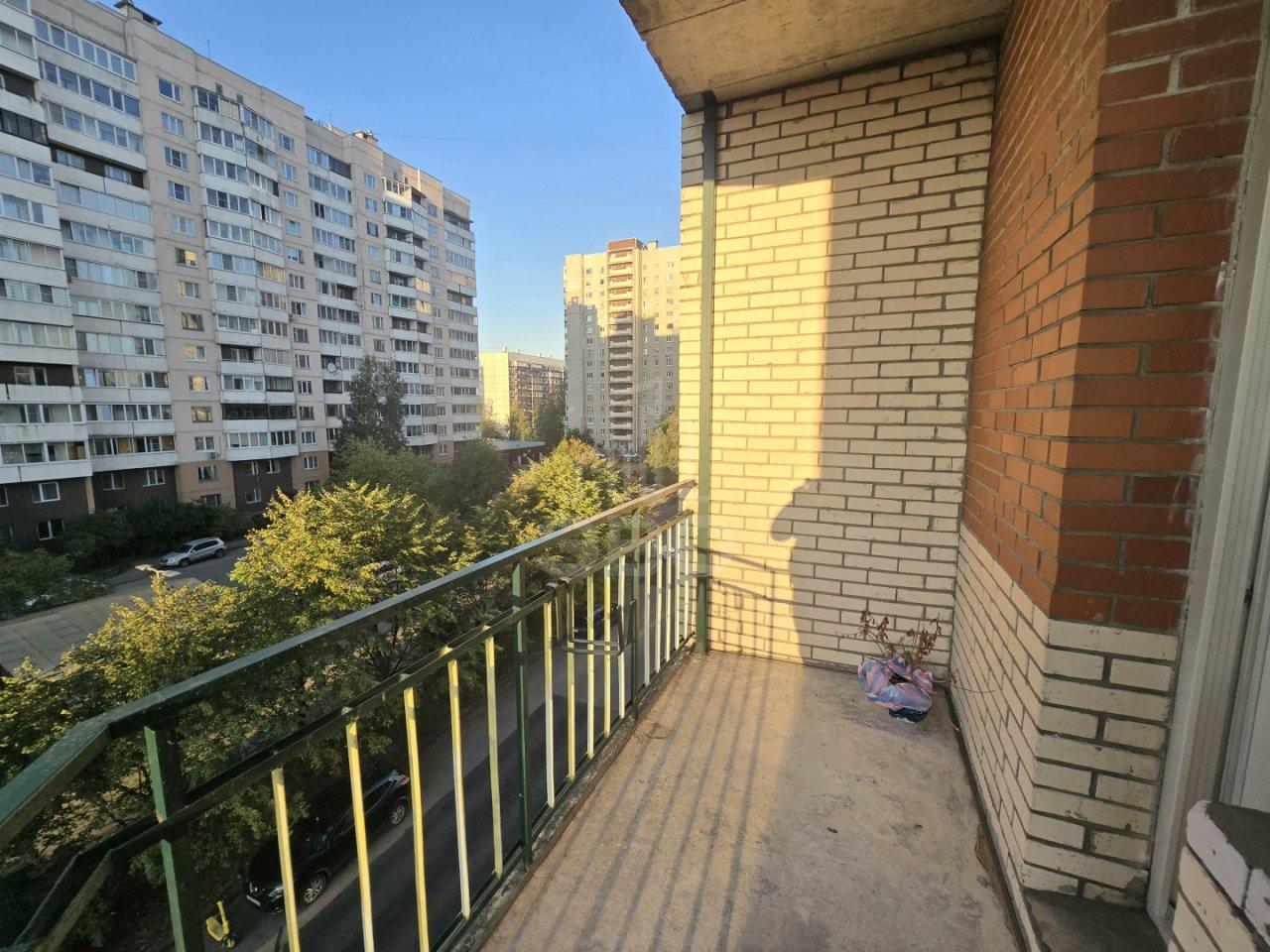 однокомнатная квартира в Санкт-Петербурге по адресу: Новоколомяжский проспект, 4, к 1