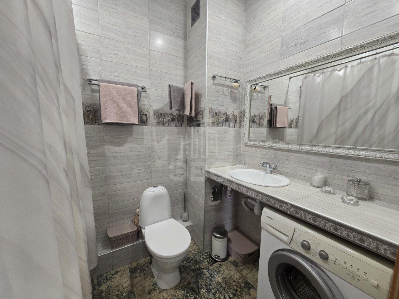 однокомнатная квартира в Санкт-Петербурге по адресу: Новоколомяжский проспект, 4, к 1