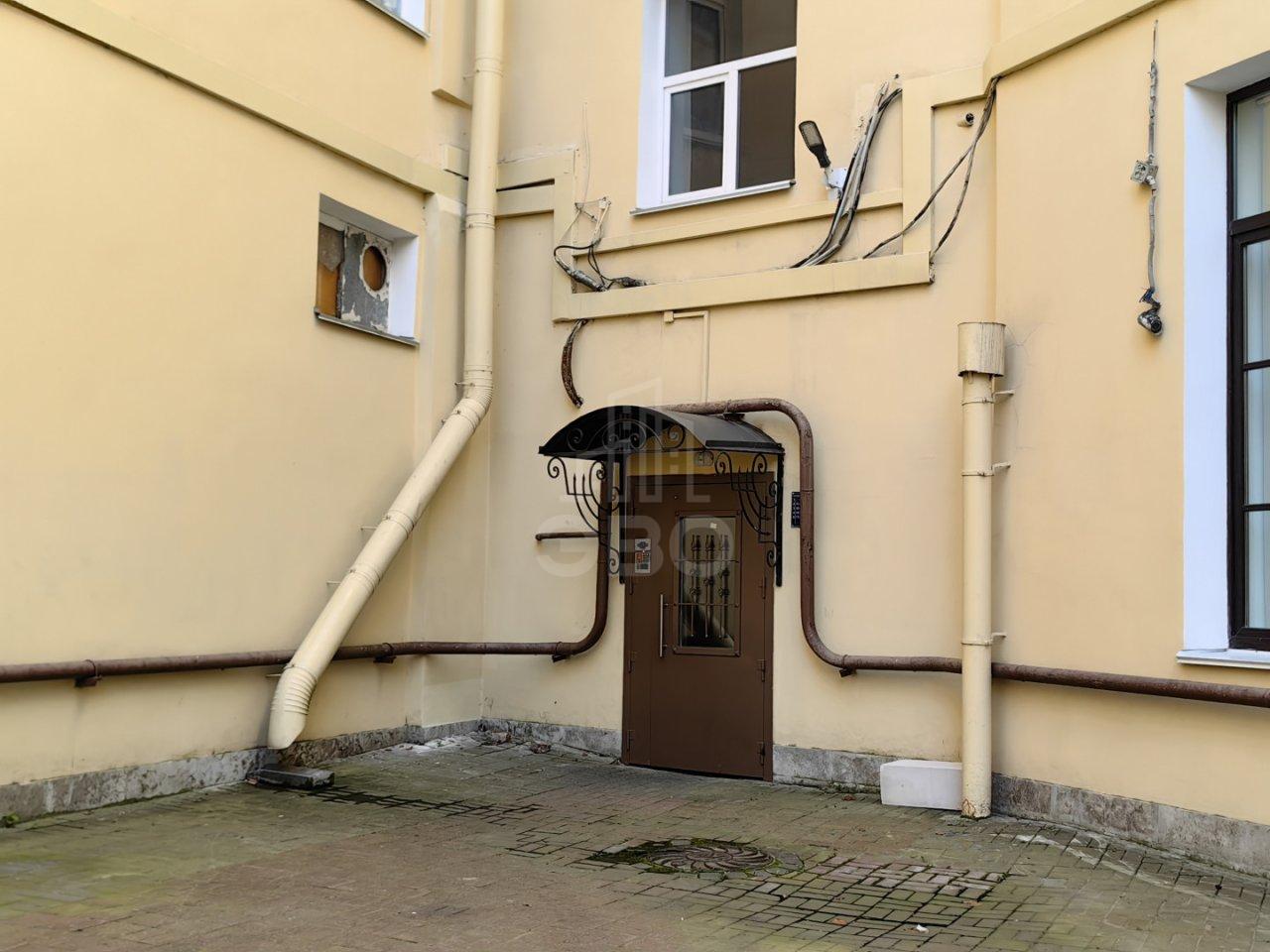 трехкомнатная квартира в Санкт-Петербурге по адресу: Невский проспект, 146