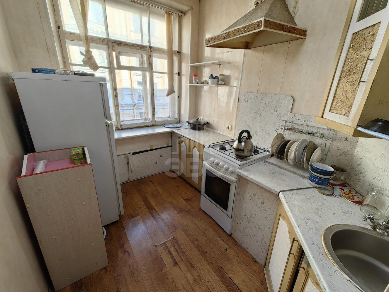 трехкомнатная квартира в Санкт-Петербурге по адресу: Невский проспект, 146