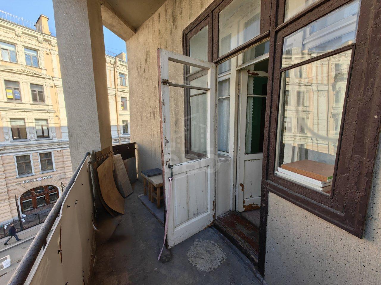 трехкомнатная квартира в Санкт-Петербурге по адресу: Невский проспект, 146