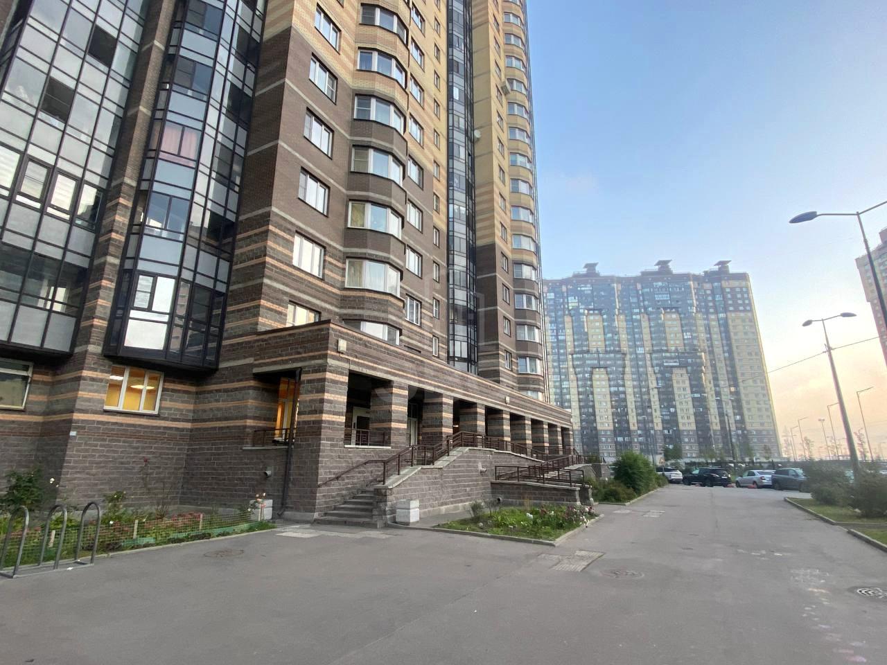 двухкомнатная квартира в Санкт-Петербурге по адресу: Фёдора Абрамова ул., 21, к 3, строение 1