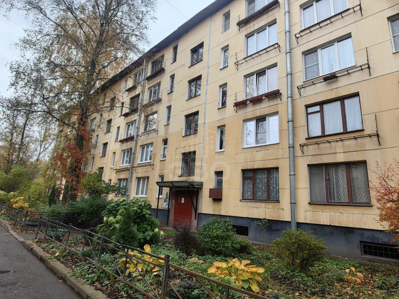 трехкомнатная квартира в Санкт-Петербурге по адресу: Новаторов б-р., 62