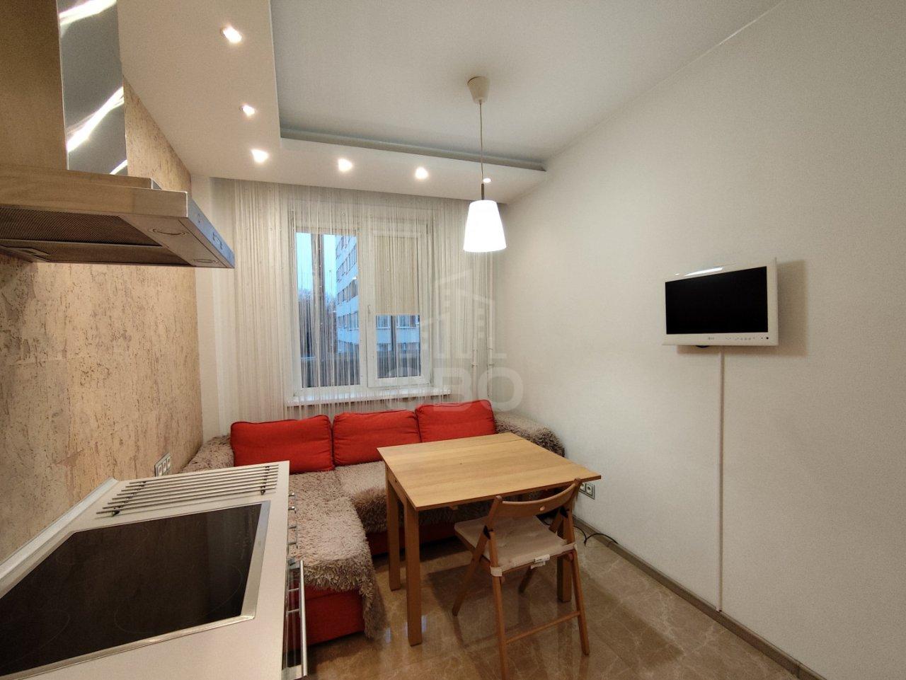 однокомнатная квартира в Санкт-Петербурге по адресу: Ушинского ул., 33, к 3