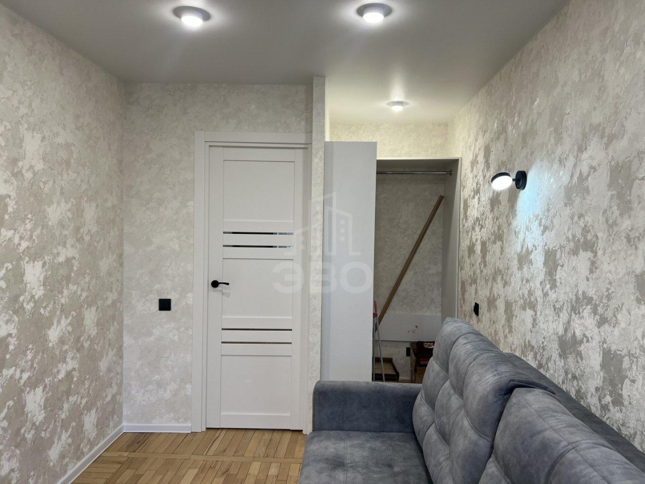 трехкомнатная квартира в Санкт-Петербурге по адресу: Лазо ул., 6