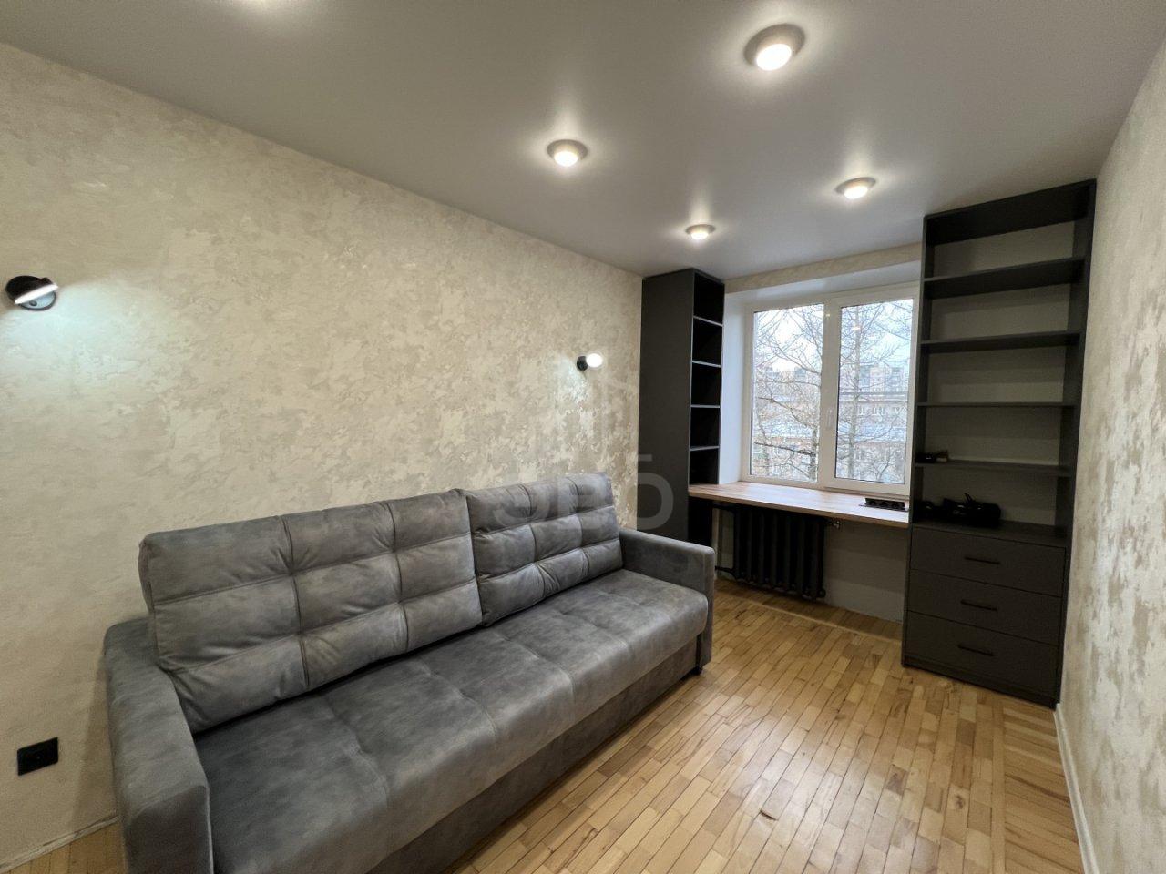 трехкомнатная квартира в Санкт-Петербурге по адресу: Лазо ул., 6