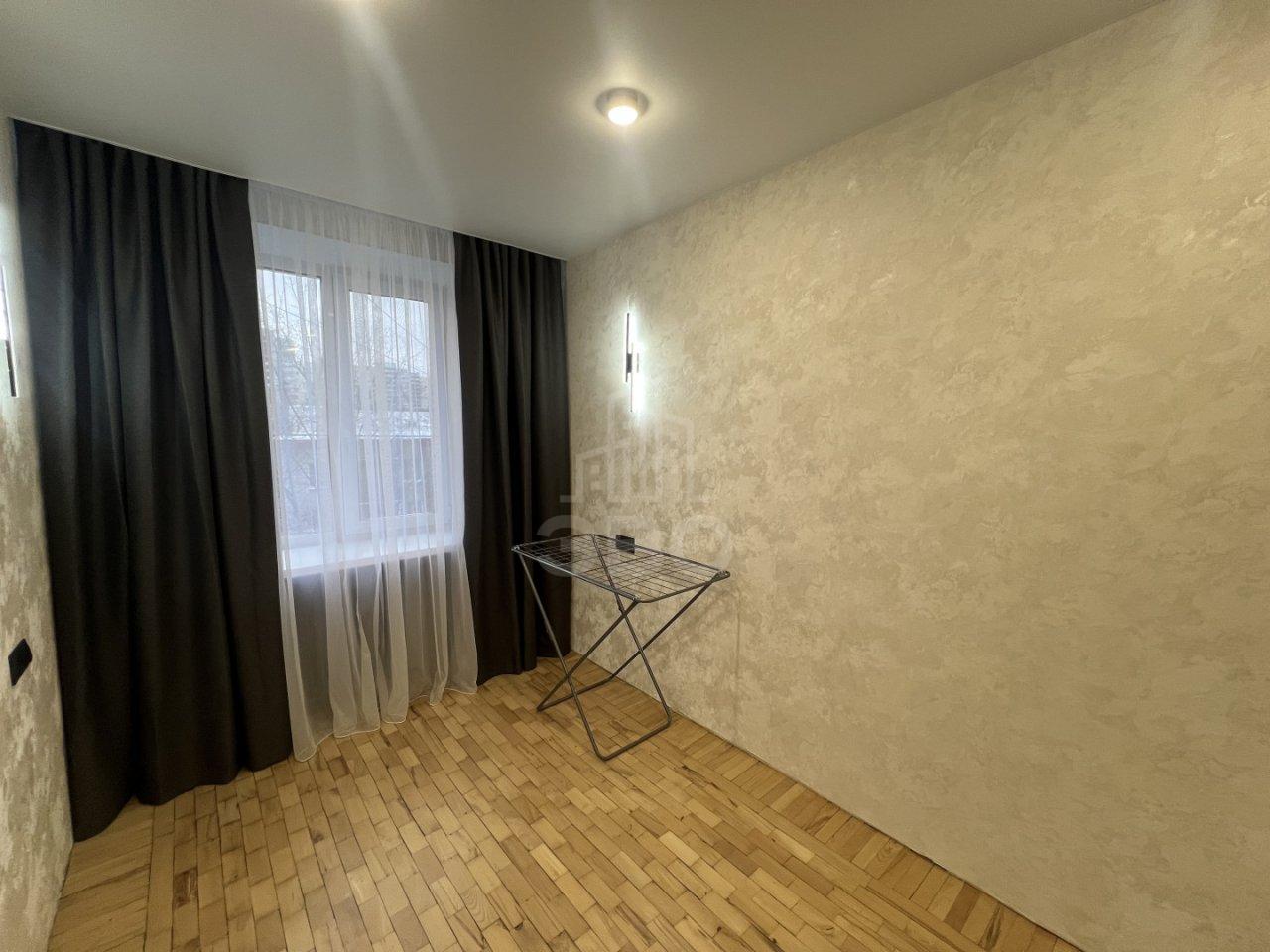 трехкомнатная квартира в Санкт-Петербурге по адресу: Лазо ул., 6