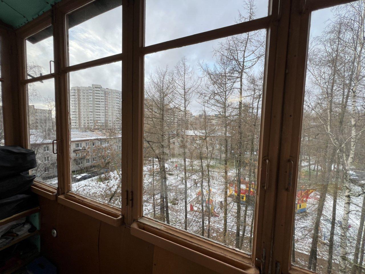 трехкомнатная квартира в Санкт-Петербурге по адресу: Лазо ул., 6