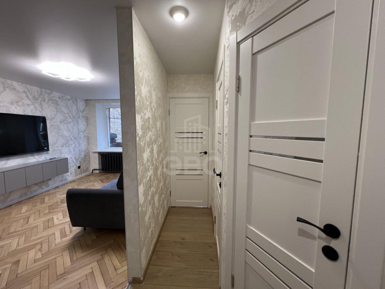 трехкомнатная квартира в Санкт-Петербурге по адресу: Лазо ул., 6