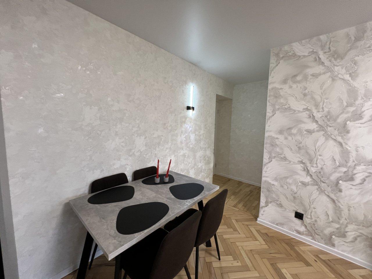 трехкомнатная квартира в Санкт-Петербурге по адресу: Лазо ул., 6