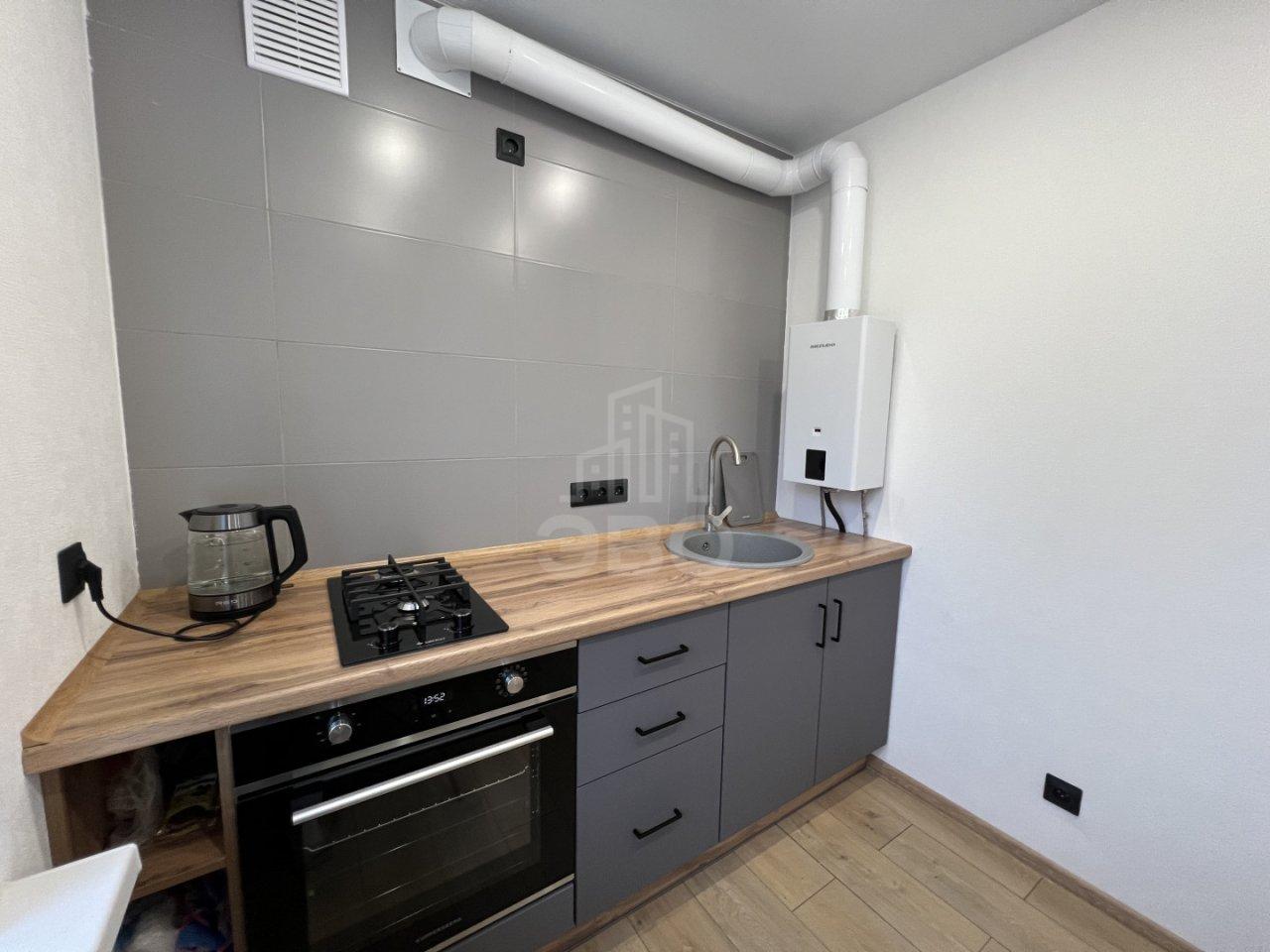 трехкомнатная квартира в Санкт-Петербурге по адресу: Лазо ул., 6