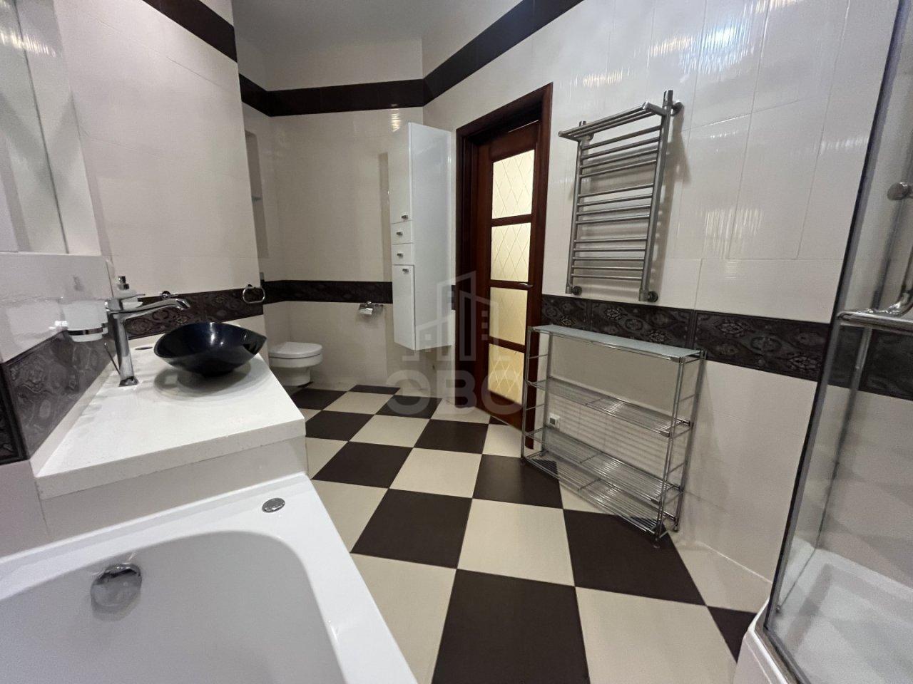 четырехкомнатная квартира в Санкт-Петербурге по адресу: Ярославский проспект, 95, литера А