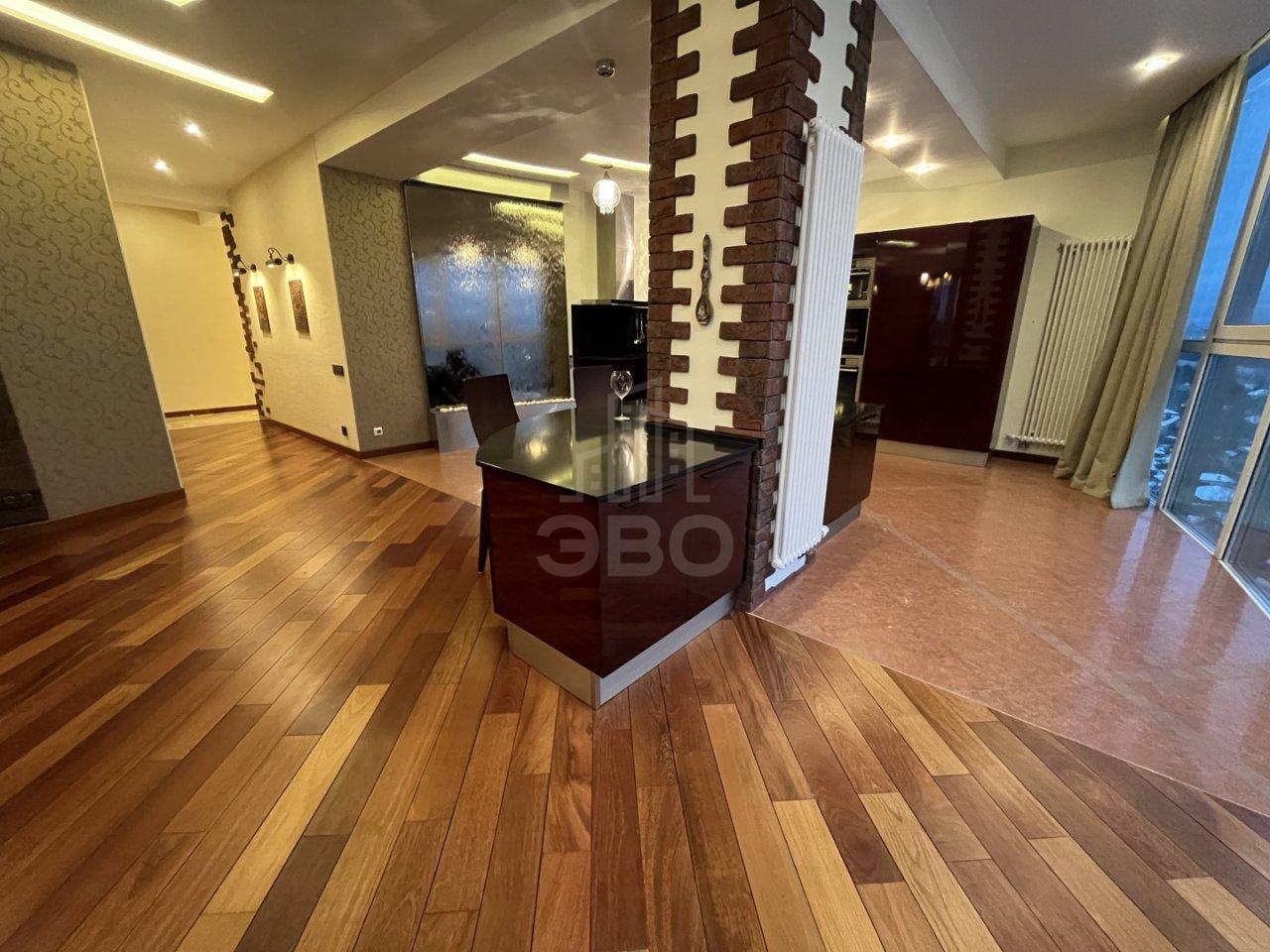 четырехкомнатная квартира в Санкт-Петербурге по адресу: Ярославский проспект, 95, литера А