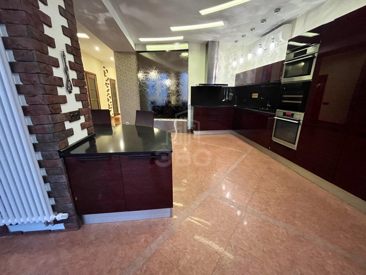 четырехкомнатная квартира в Санкт-Петербурге по адресу: Ярославский проспект, 95, литера А