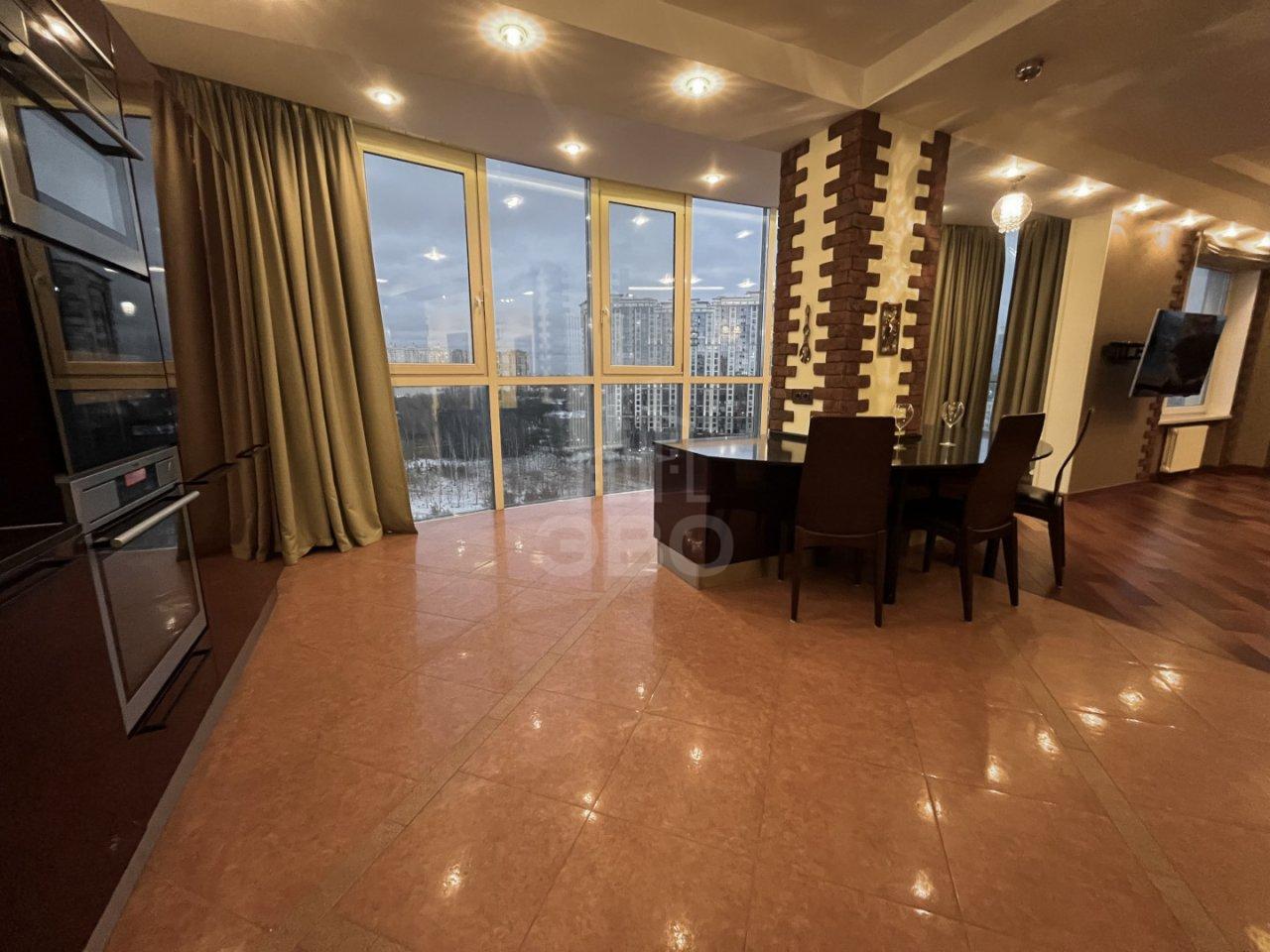 четырехкомнатная квартира в Санкт-Петербурге по адресу: Ярославский проспект, 95, литера А