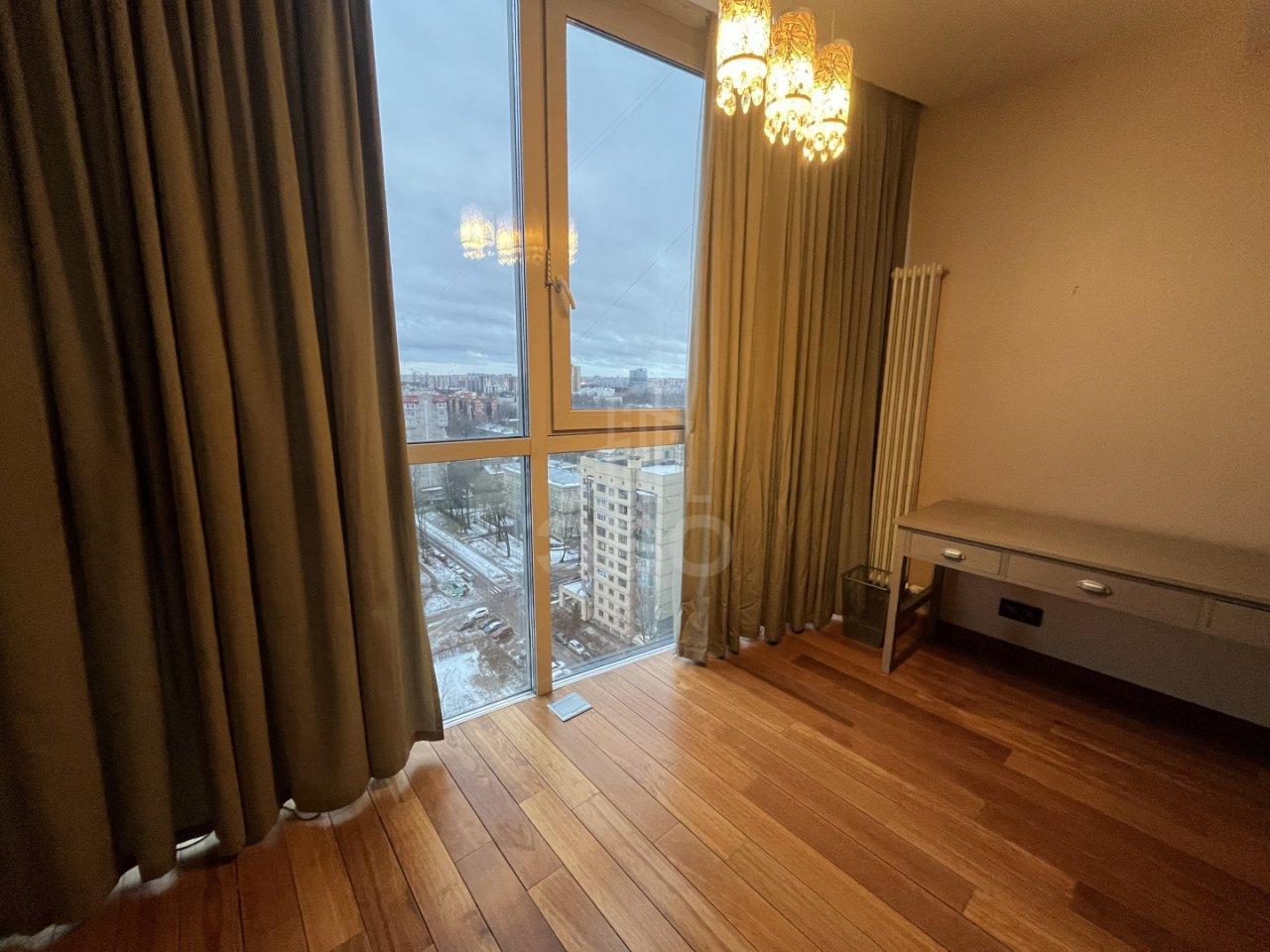 четырехкомнатная квартира в Санкт-Петербурге по адресу: Ярославский проспект, 95, литера А