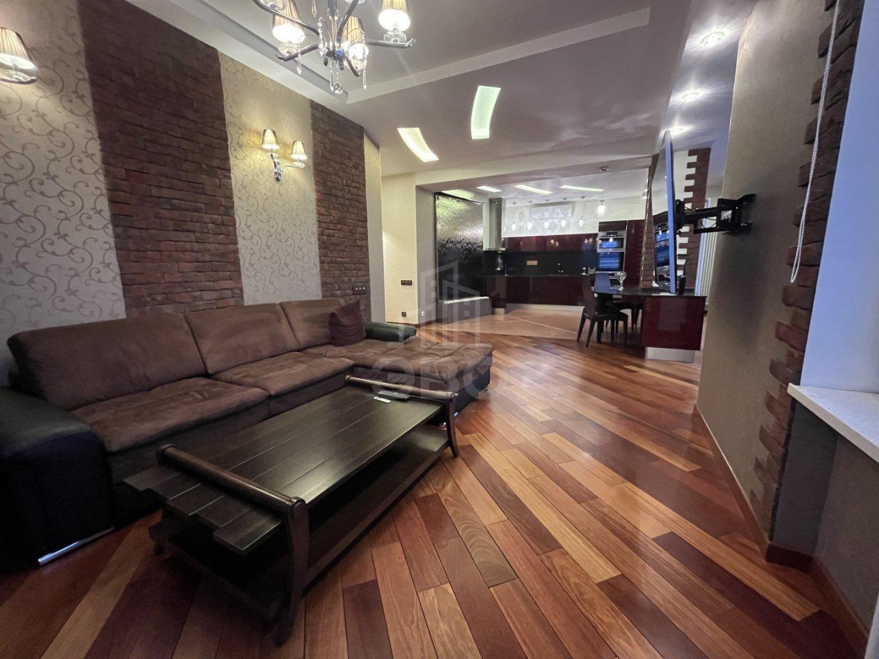 четырехкомнатная квартира в Санкт-Петербурге по адресу: Ярославский проспект, 95, литера А