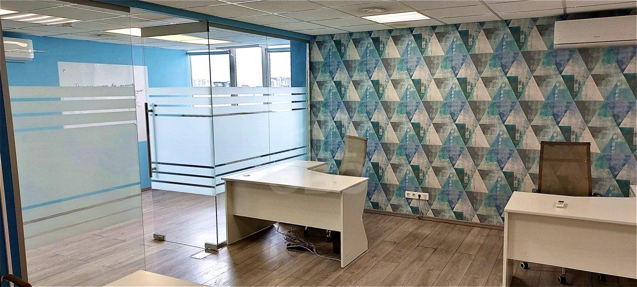 коммерция в Санкт-Петербурге по адресу: Оптиков ул., 4