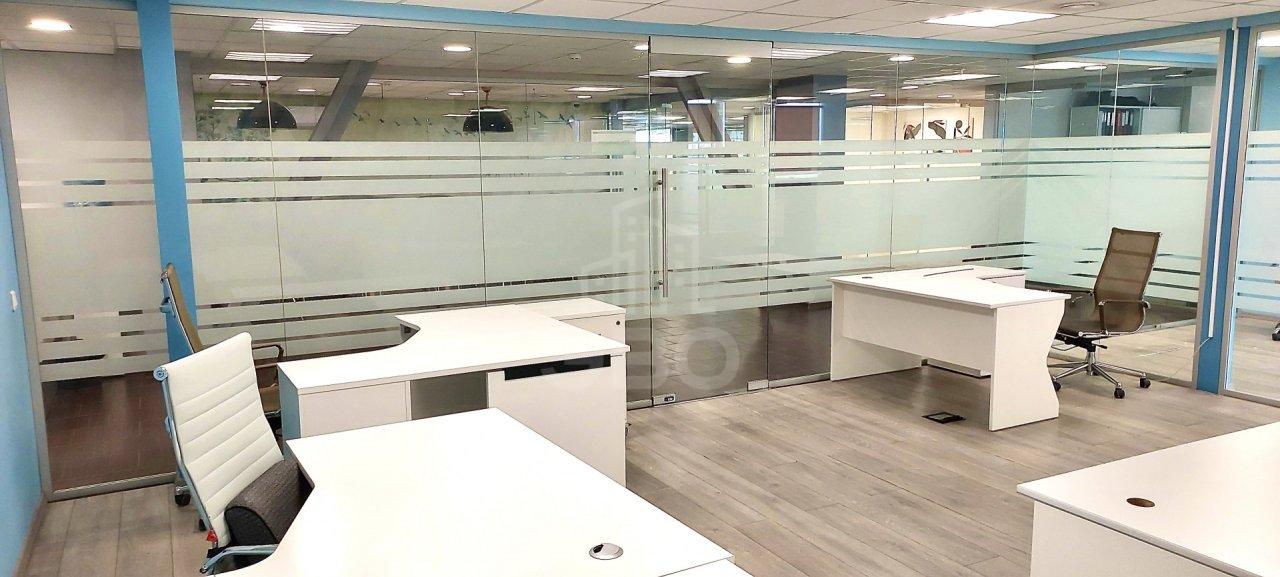 коммерция в Санкт-Петербурге по адресу: Оптиков ул., 4