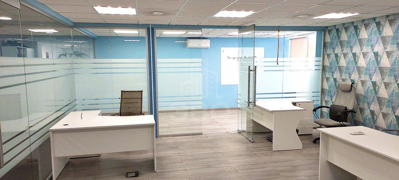 коммерция в Санкт-Петербурге по адресу: Оптиков ул., 4