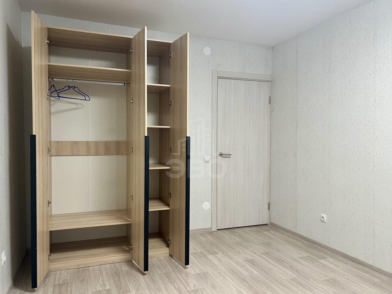 трехкомнатная квартира в Санкт-Петербурге по адресу: Ленинский проспект, 68, строение 1