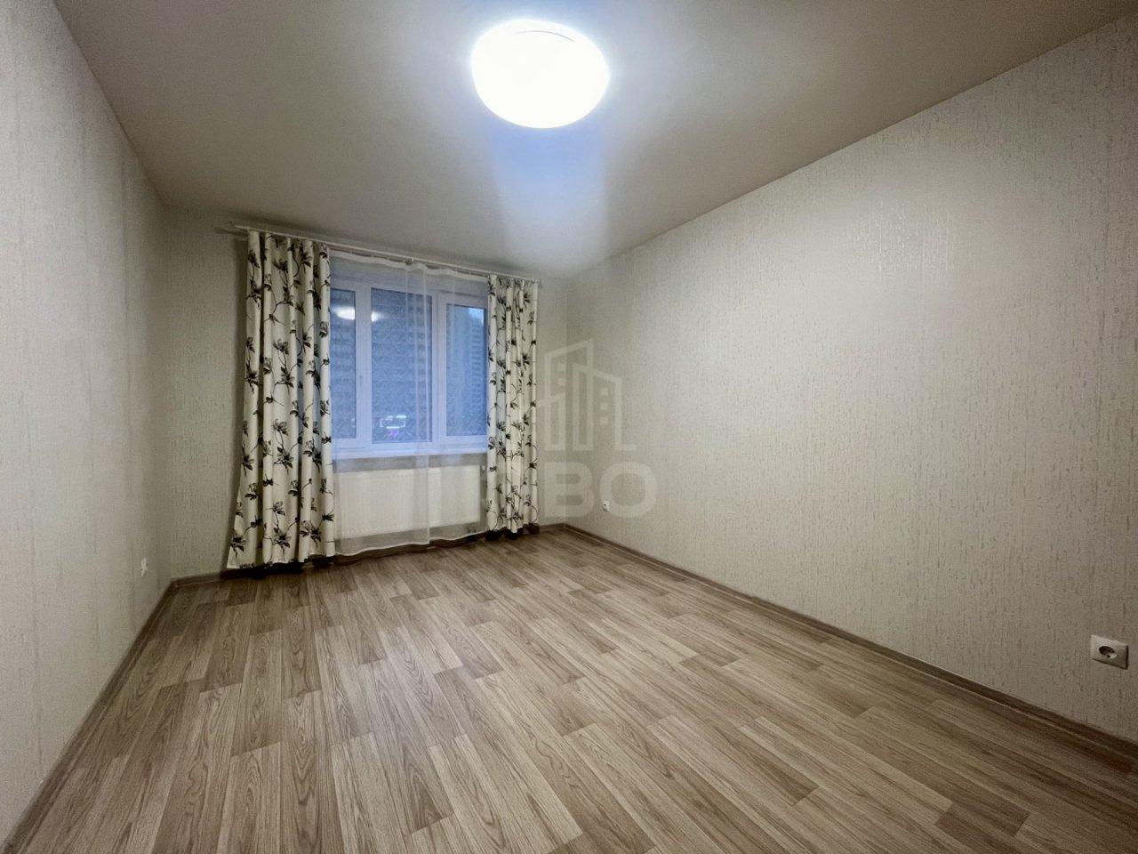 трехкомнатная квартира в Санкт-Петербурге по адресу: Ленинский проспект, 68, строение 1