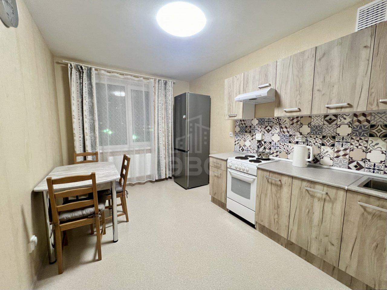 трехкомнатная квартира в Санкт-Петербурге по адресу: Ленинский проспект, 68, строение 1