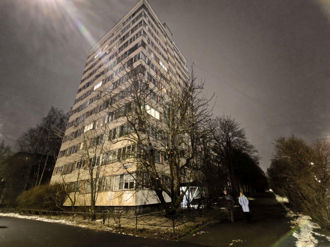 трехкомнатная квартира в Санкт-Петербурге по адресу: Демьяна Бедного ул., 23