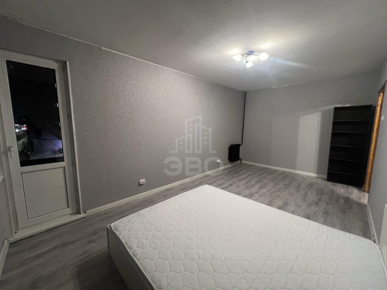 трехкомнатная квартира в Санкт-Петербурге по адресу: Демьяна Бедного ул., 30, к 1