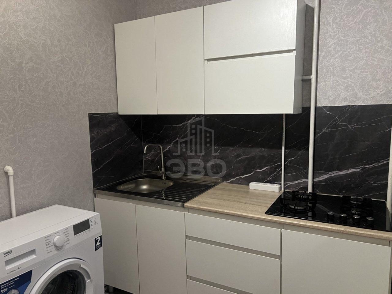 трехкомнатная квартира в Санкт-Петербурге по адресу: Демьяна Бедного ул., 30, к 1