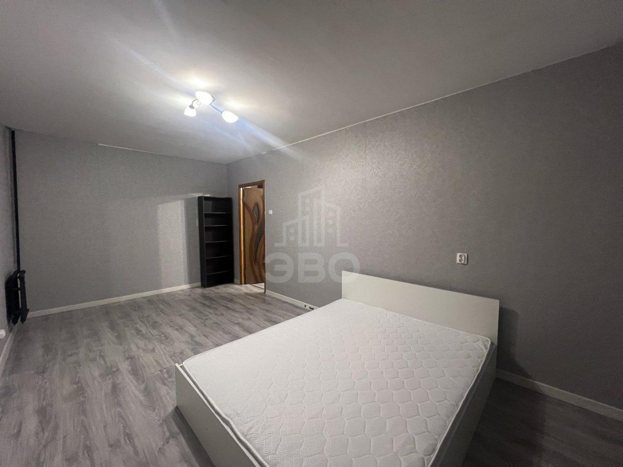 трехкомнатная квартира в Санкт-Петербурге по адресу: Демьяна Бедного ул., 30, к 1