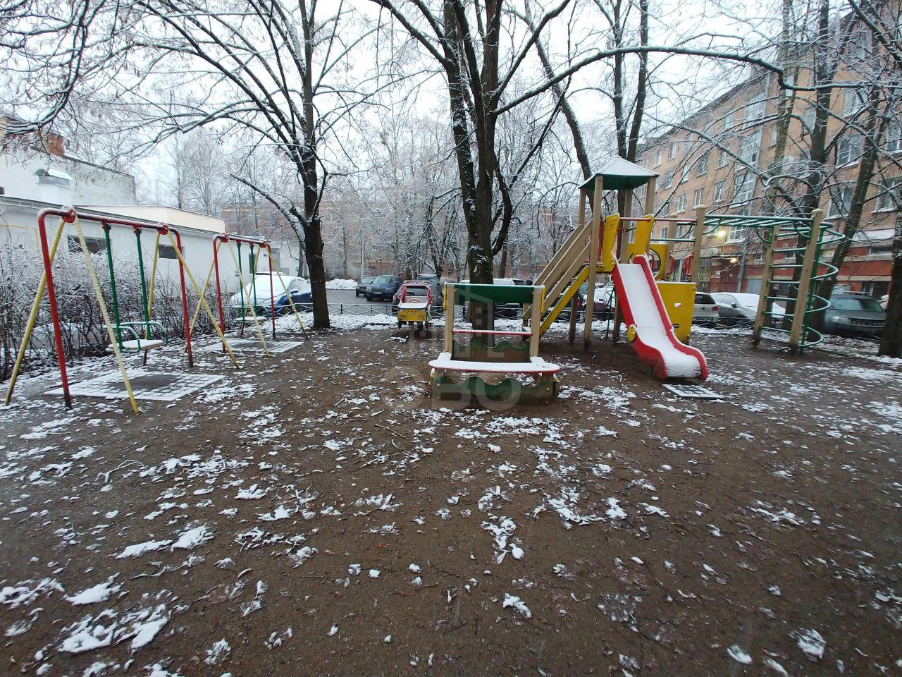 трехкомнатная квартира в Санкт-Петербурге по адресу: Разводная ул., 10