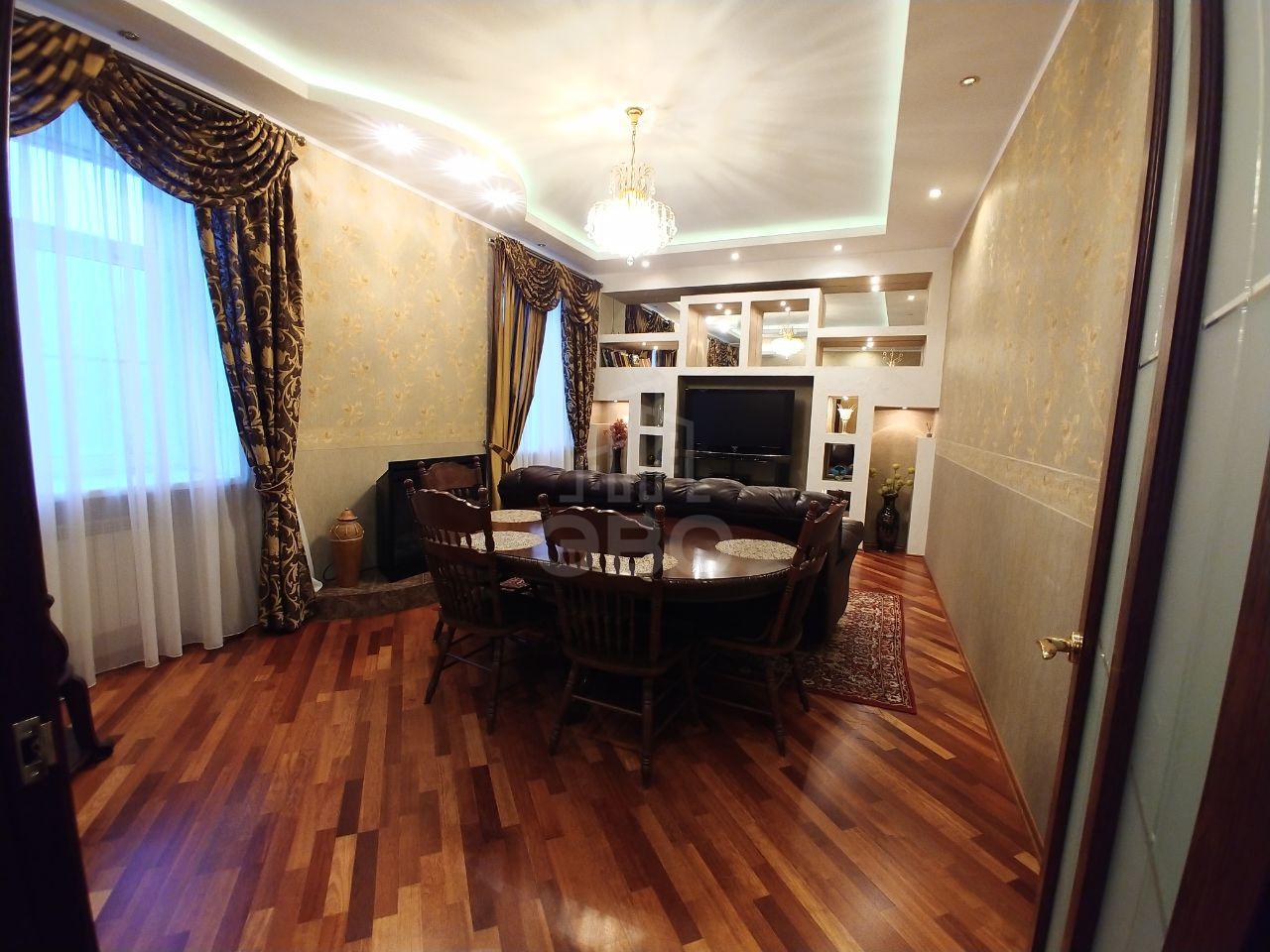 трехкомнатная квартира в Санкт-Петербурге по адресу: Разводная ул., 10