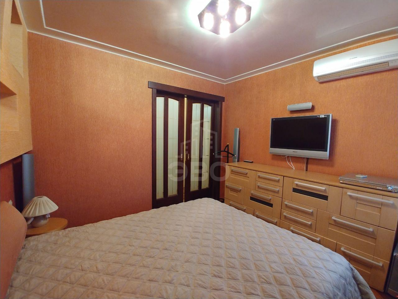 трехкомнатная квартира в Санкт-Петербурге по адресу: Разводная ул., 10