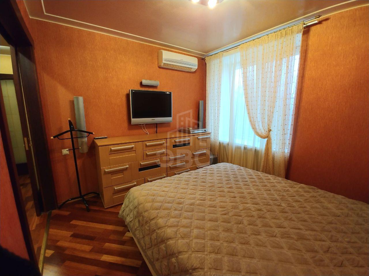 трехкомнатная квартира в Санкт-Петербурге по адресу: Разводная ул., 10