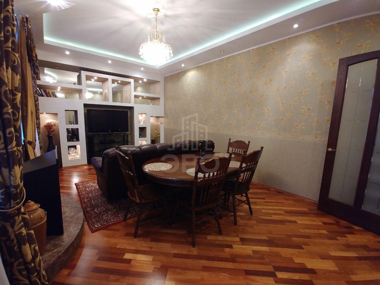 трехкомнатная квартира в Санкт-Петербурге по адресу: Разводная ул., 10