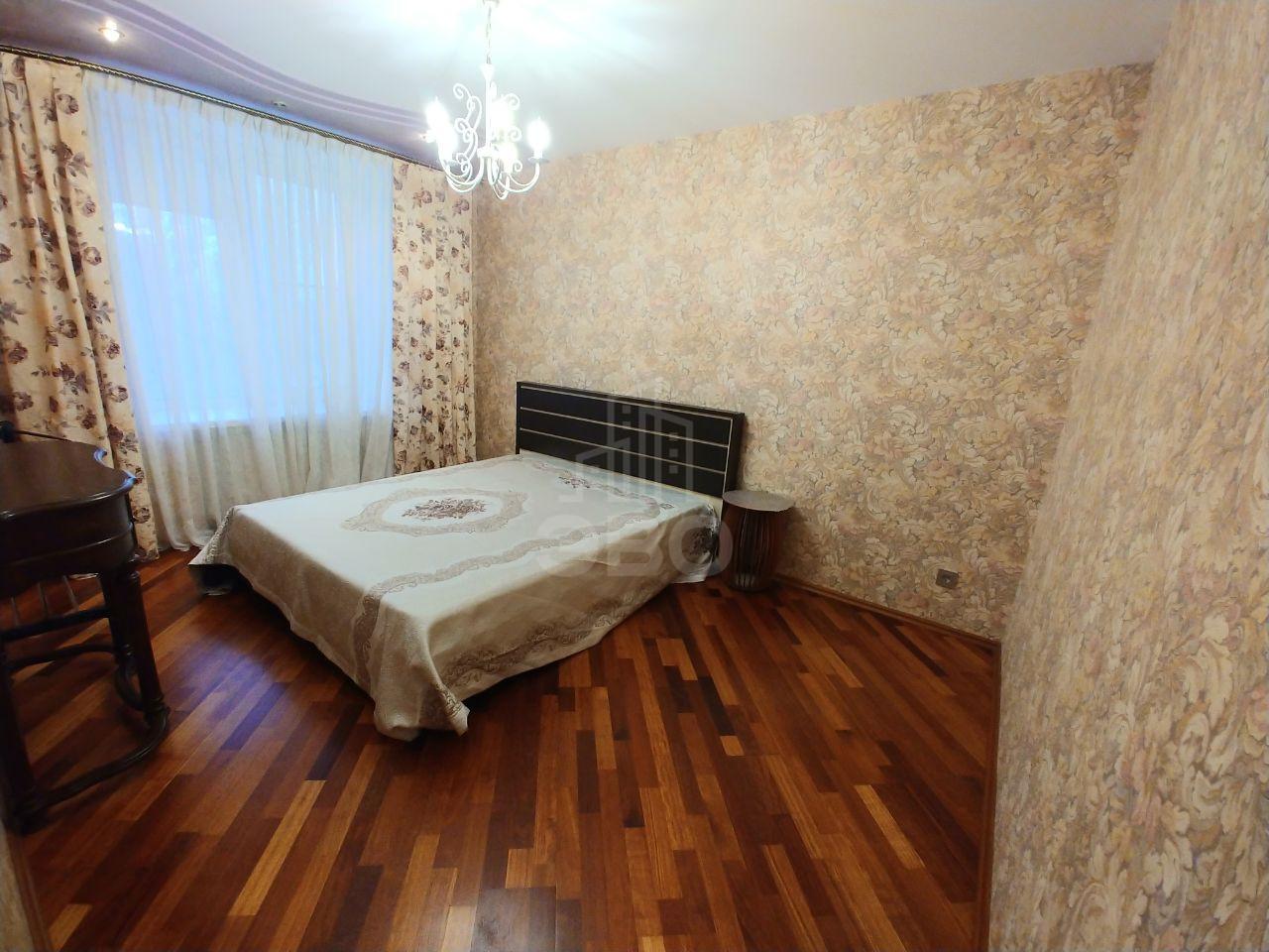 трехкомнатная квартира в Санкт-Петербурге по адресу: Разводная ул., 10