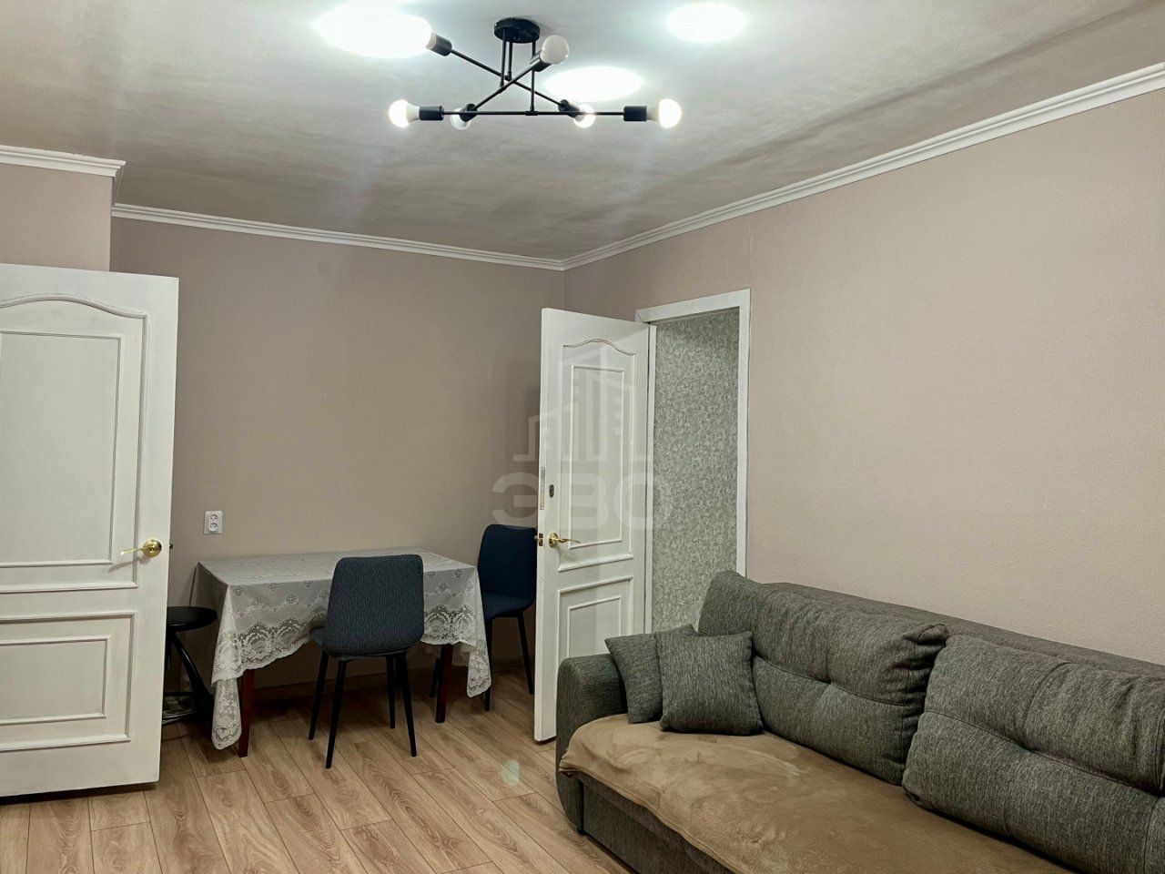 двухкомнатная квартира в Санкт-Петербург по адресу: Школьная ул., 14