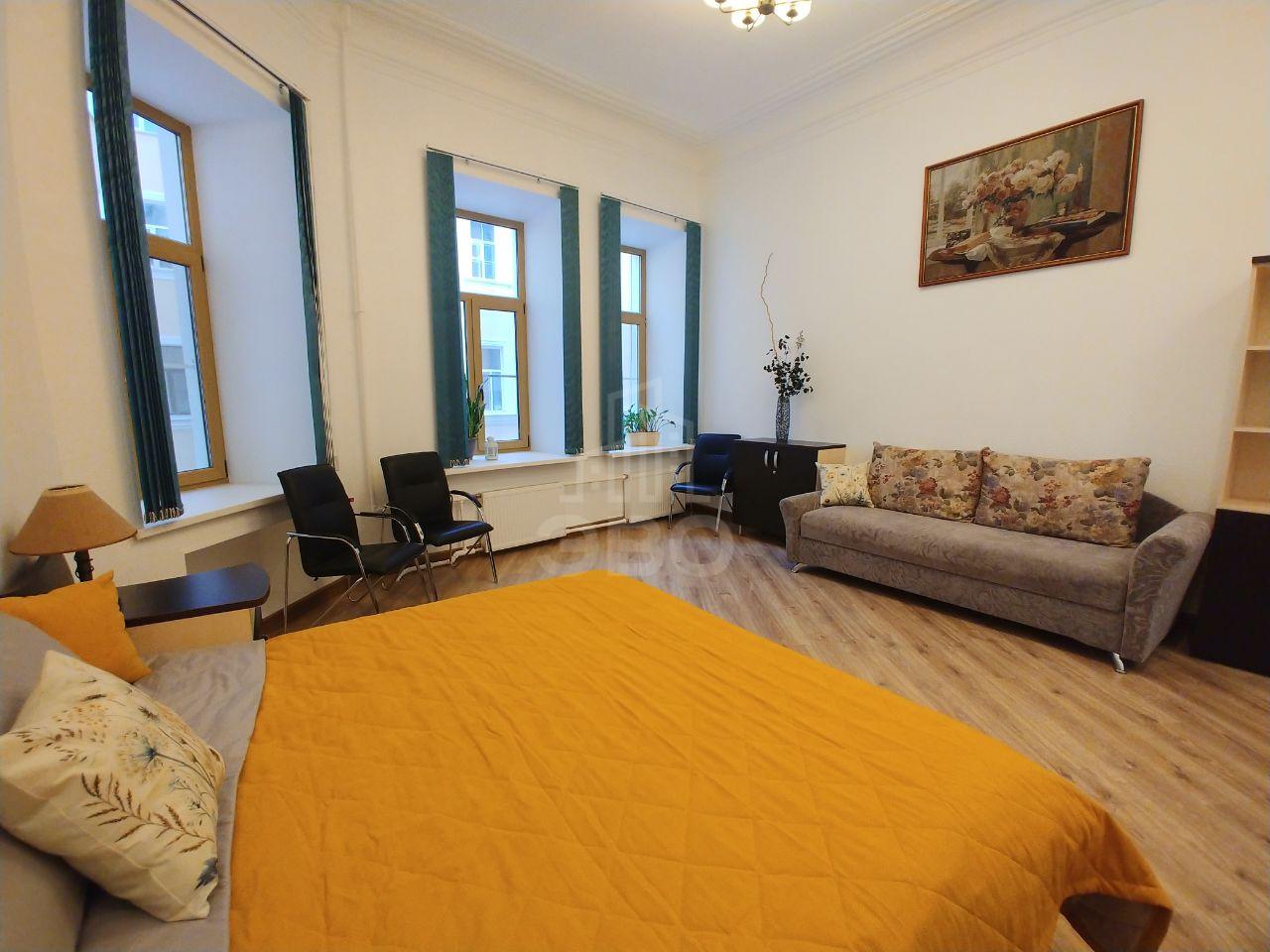 трехкомнатная квартира в Санкт-Петербурге по адресу: Невский проспект, 105