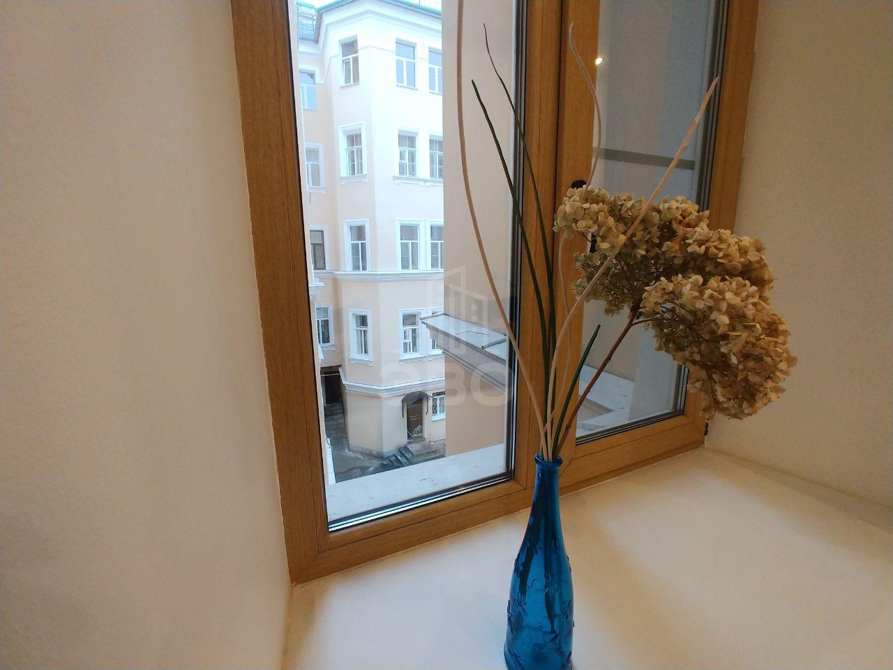 трехкомнатная квартира в Санкт-Петербурге по адресу: Невский проспект, 105