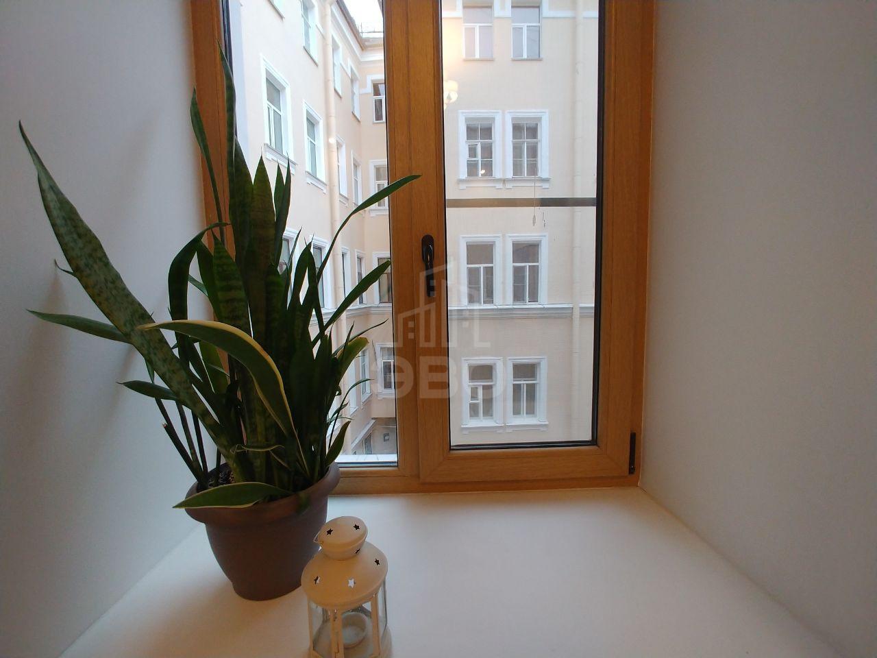 трехкомнатная квартира в Санкт-Петербурге по адресу: Невский проспект, 105