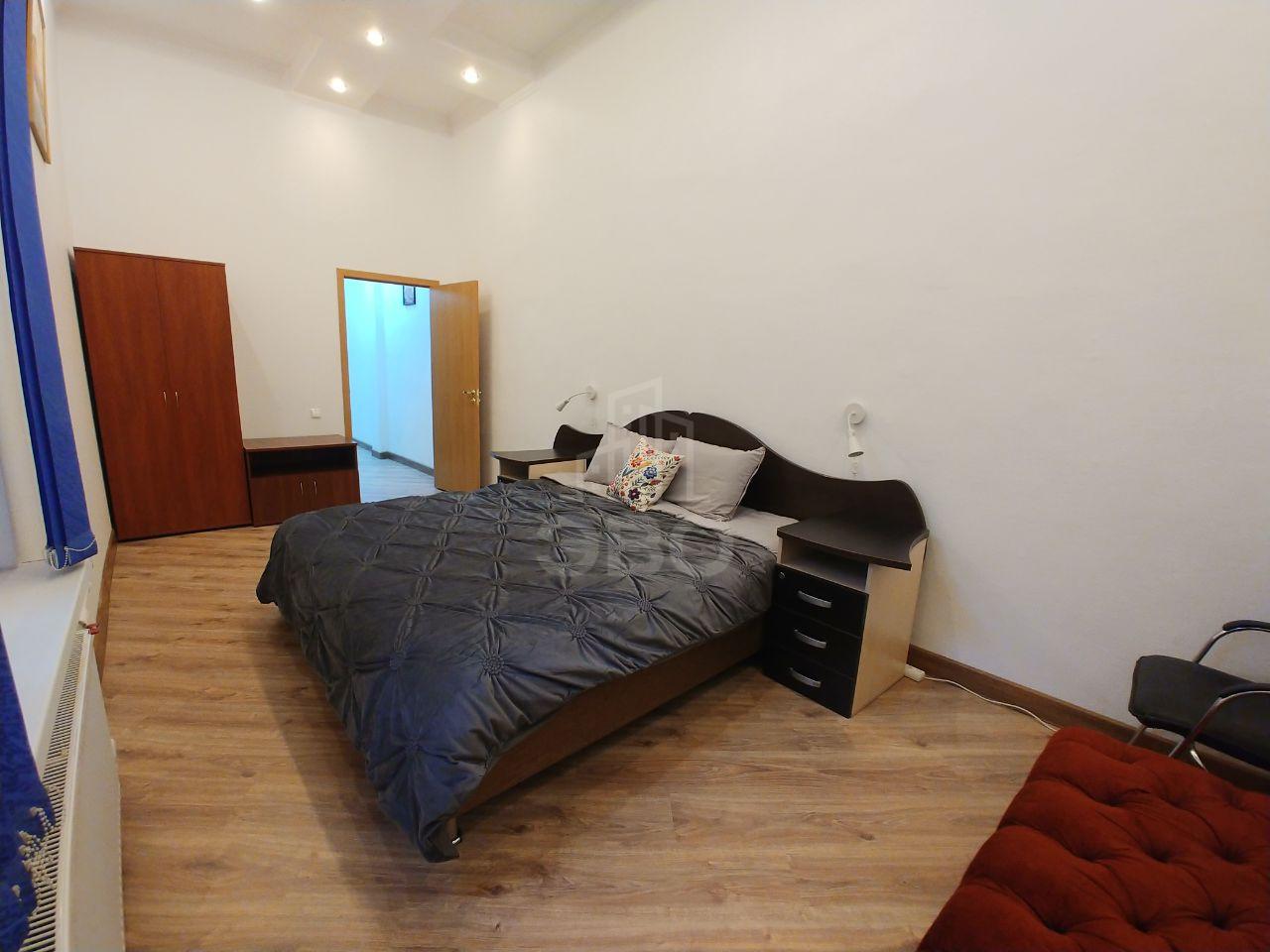 трехкомнатная квартира в Санкт-Петербурге по адресу: Невский проспект, 105