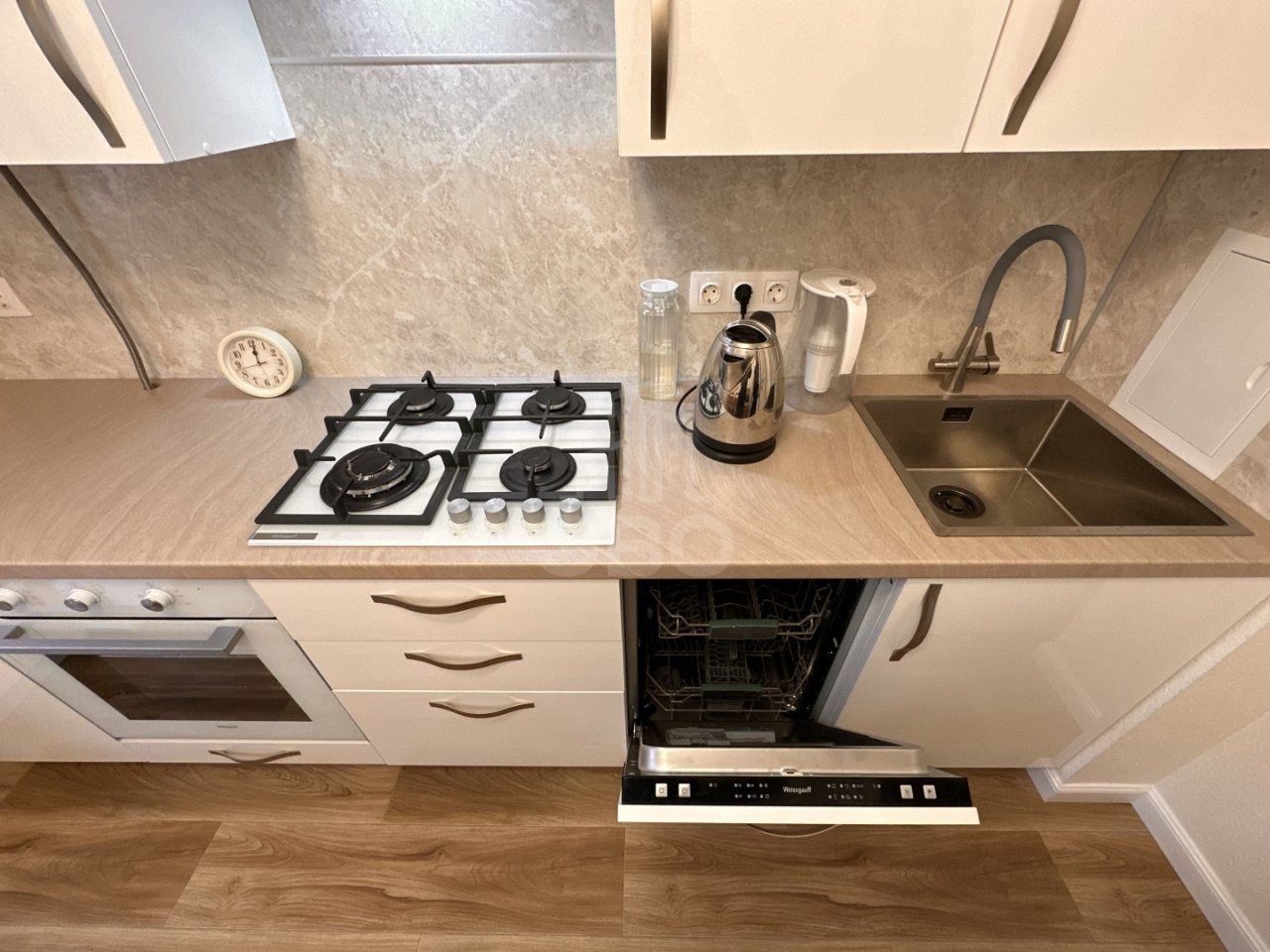 двухкомнатная квартира в Санкт-Петербург по адресу: Долгоозёрная ул., 1