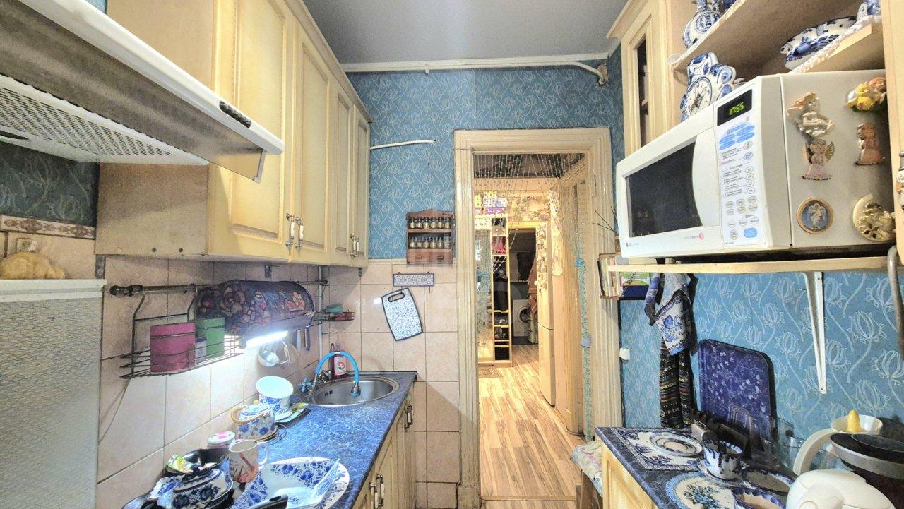 трехкомнатная квартира в Санкт-Петербурге по адресу: Оборонная ул., 20/18, литера А